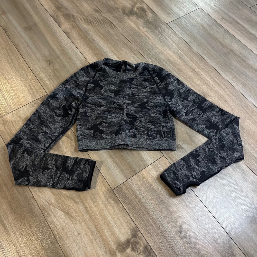 Gymshark Crop Top Long Sleeve Camo Print Athletic Women‎ Medium Bin D-24